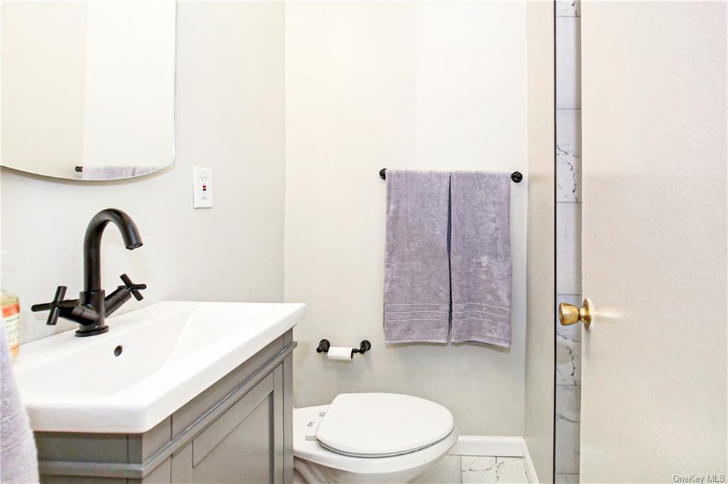 Photo 12 of 24 of 16 N Broadway 4D co-op property