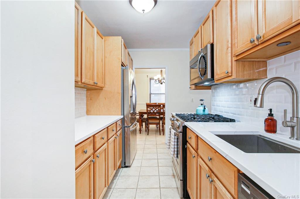 Photo 7 of 24 of 16 N Broadway 4D co-op property