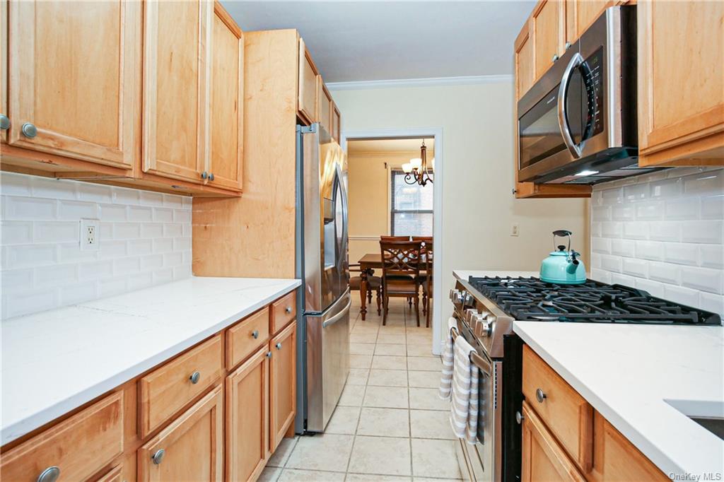 Photo 8 of 24 of 16 N Broadway 4D co-op property