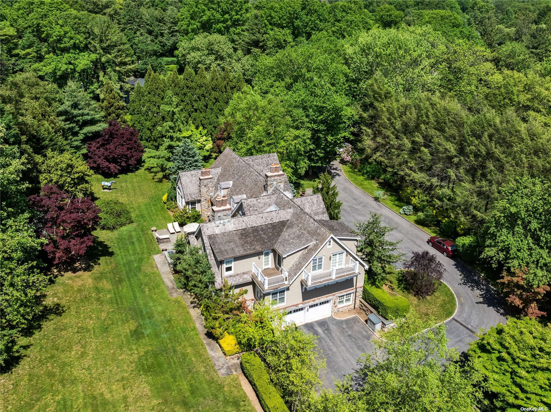 46 Morgan Drive, Old Westbury, New York image 2