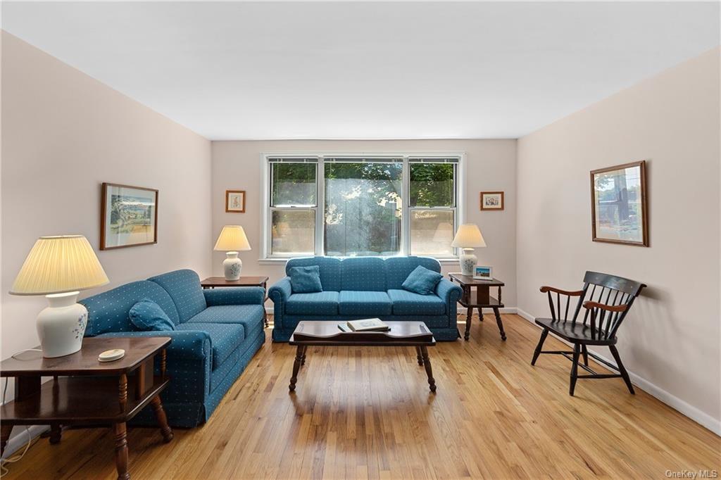 Photo 6 of 14 of 207 Schrade Road 1B co-op property