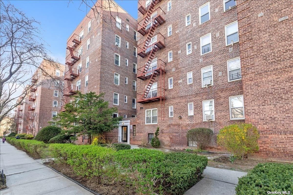 39-55 51 Street #4A, Woodside, New York image 1