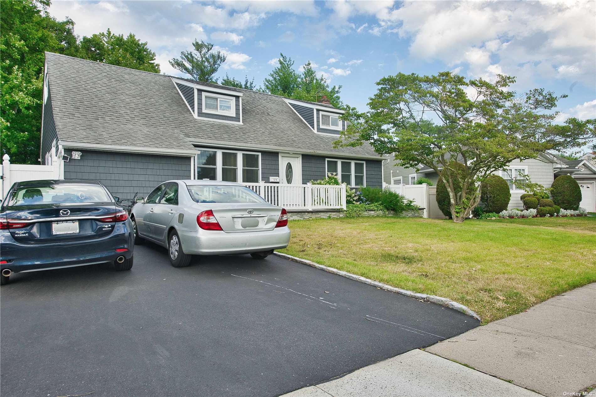 1219 Tulip Lane, Wantagh, New York image 2