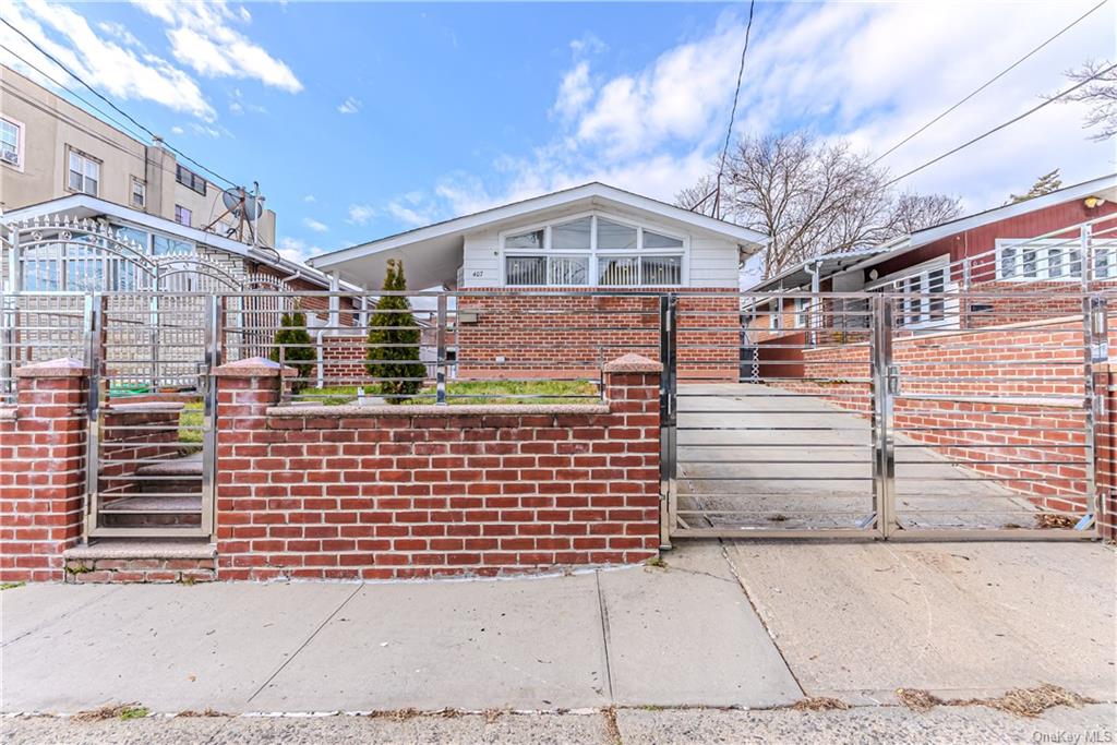 Property for Sale at 407 Howe Avenue, Bronx, New York - Bedrooms: 3 
Bathrooms: 2 
Rooms: 4  - $625,000