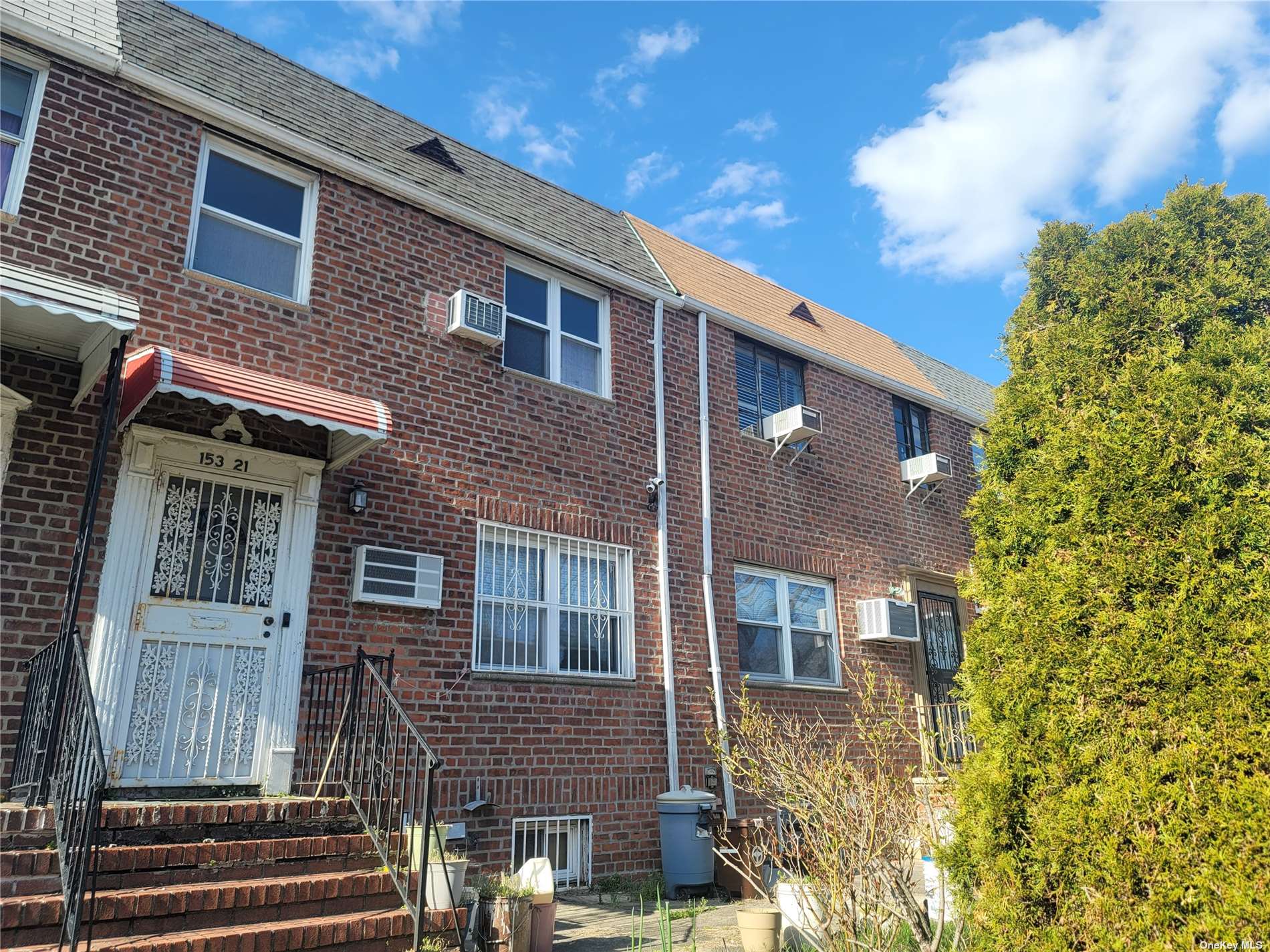 View Flushing, NY 11367 townhome