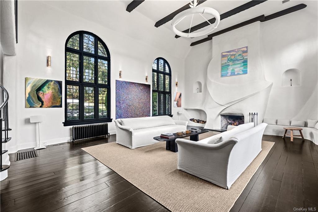 New Castle, New York 10514, United States, 5 Bedrooms Bedrooms, ,4 BathroomsBathrooms,Residential,Pending,90298