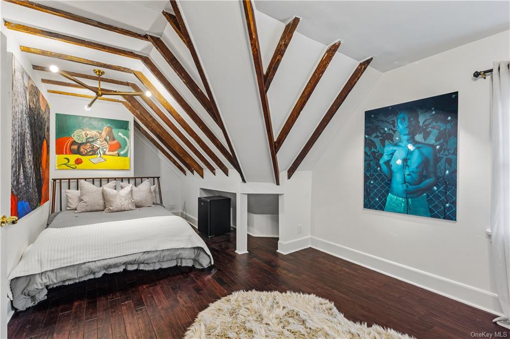 New Castle, New York 10514, United States, 5 Bedrooms Bedrooms, ,4 BathroomsBathrooms,Residential,Pending,90298