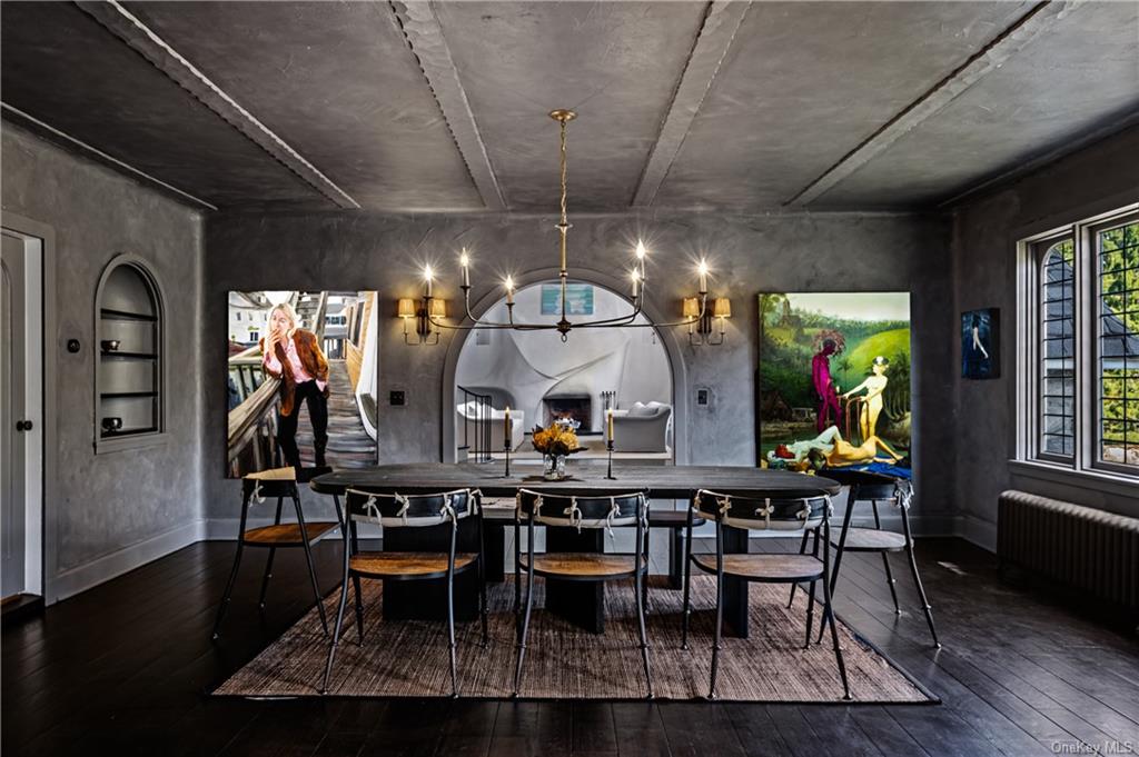 New Castle, New York 10514, United States, 5 Bedrooms Bedrooms, ,4 BathroomsBathrooms,Residential,Pending,90298