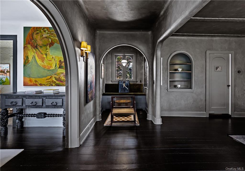 New Castle, New York 10514, United States, 5 Bedrooms Bedrooms, ,4 BathroomsBathrooms,Residential,Pending,90298