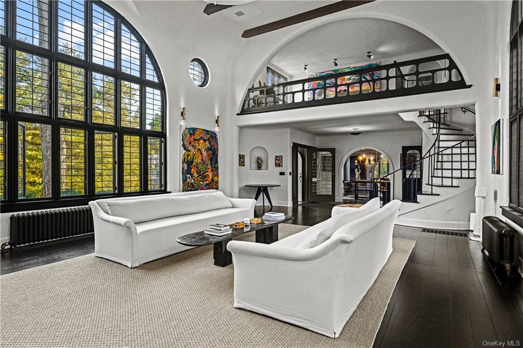 New Castle, New York 10514, United States, 5 Bedrooms Bedrooms, ,4 BathroomsBathrooms,Residential,Pending,90298