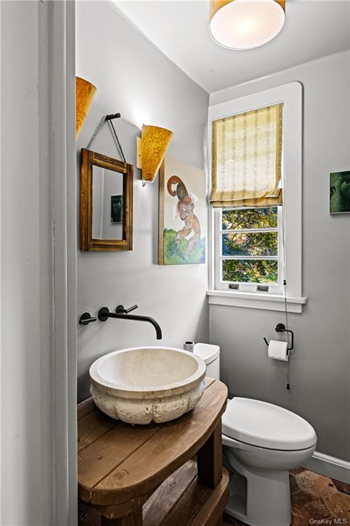 New Castle, New York 10514, United States, 5 Bedrooms Bedrooms, ,4 BathroomsBathrooms,Residential,Pending,90298