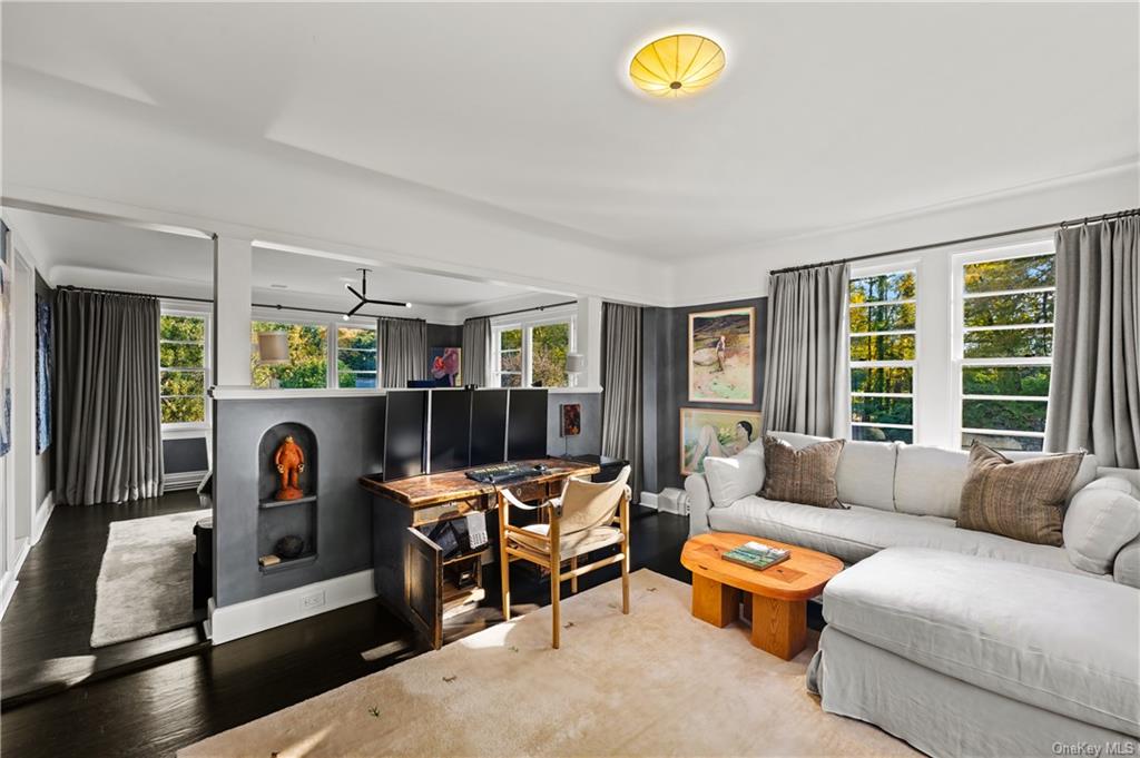 New Castle, New York 10514, United States, 5 Bedrooms Bedrooms, ,4 BathroomsBathrooms,Residential,Pending,90298