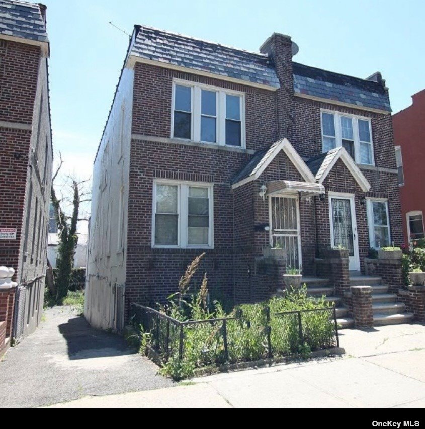 Property for Sale at 1850 Watson Avenue, Bronx, New York - Bedrooms: 5 
Bathrooms: 3 
Rooms: 10  - $969,000