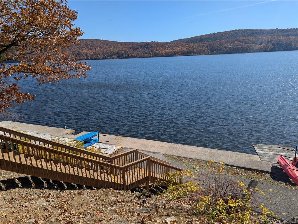 68 Furnace Trail, Greenwood Lake, New York image 2