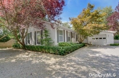 Halsey Rd, Southampton, Hamptons, NY - 3 Bedrooms  
3 Bathrooms - 