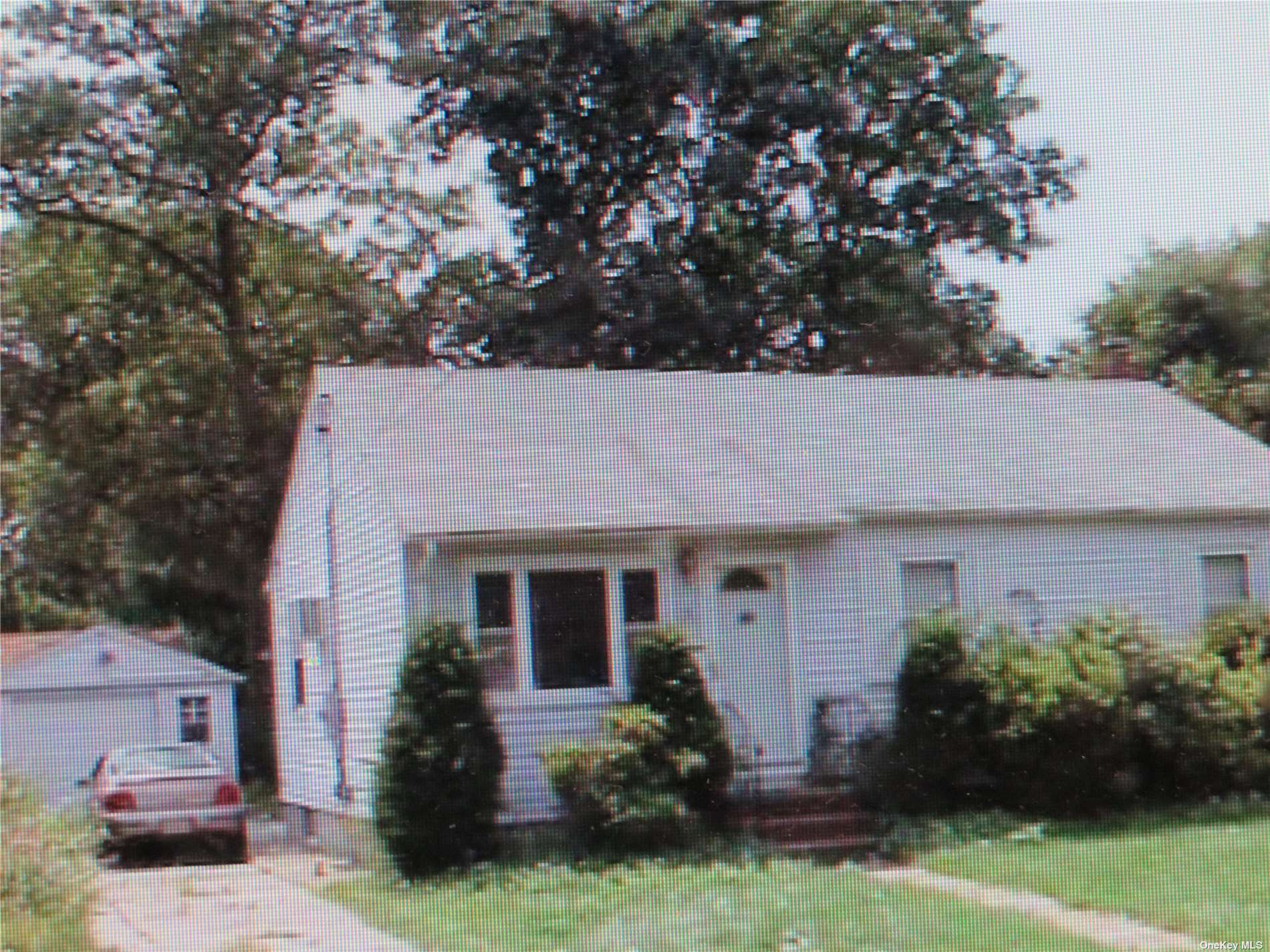 118 Muncy Avenue, West Babylon, New York image 2