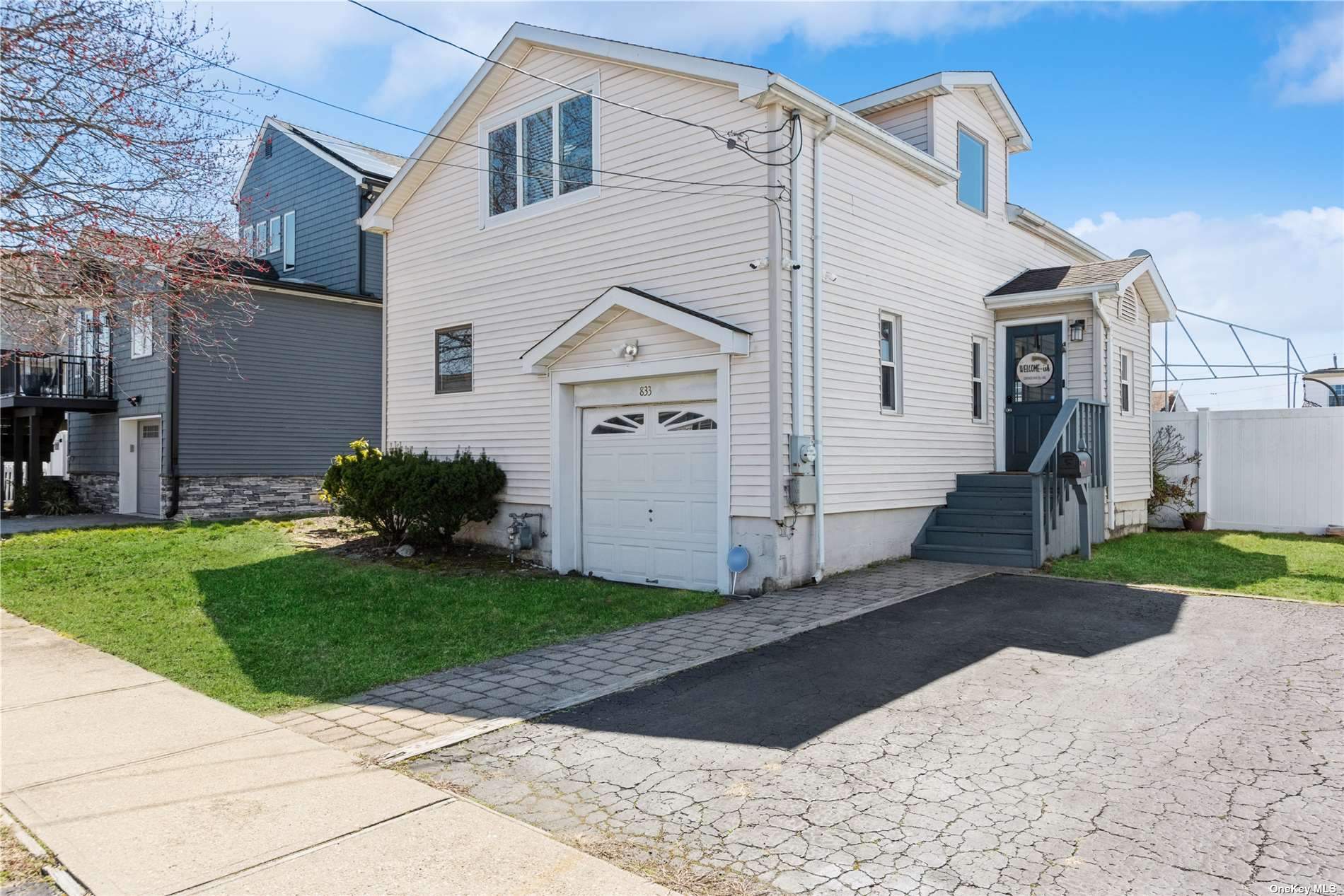 Photo 1 of 35 of 833 S 5th Street house