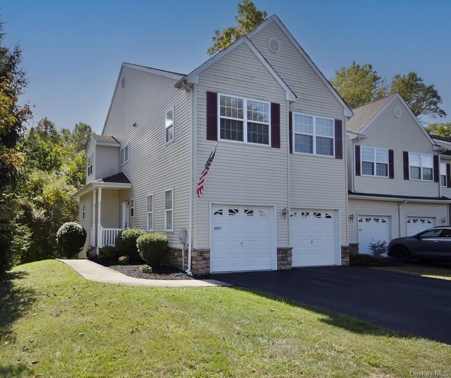 Property for Sale at 4001 Ridgecrest Drive, Wappingers Falls, New York - Bedrooms: 3 
Bathrooms: 3 
Rooms: 5  - $515,000