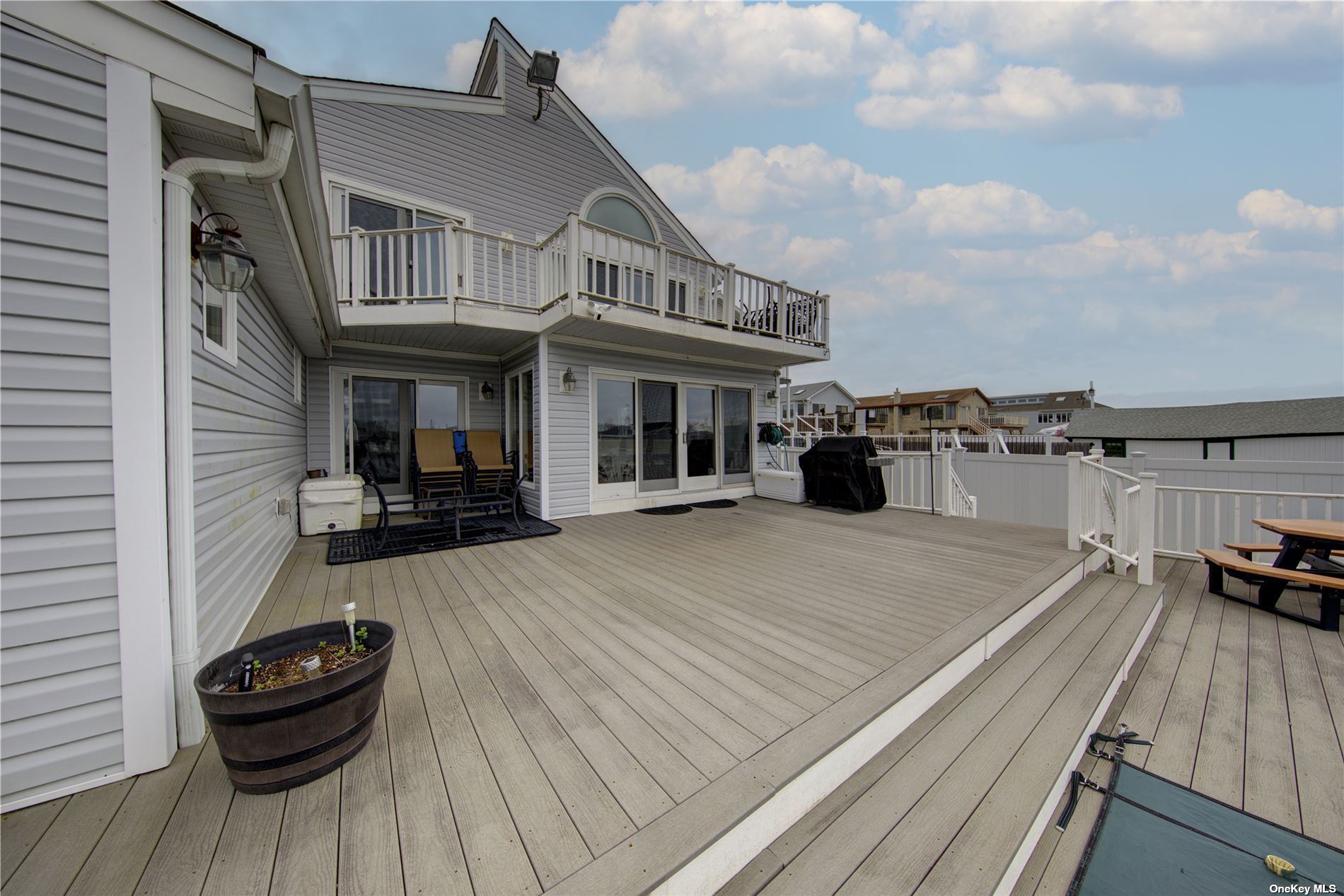 738 Shore Walk, Lindenhurst, New York image 24