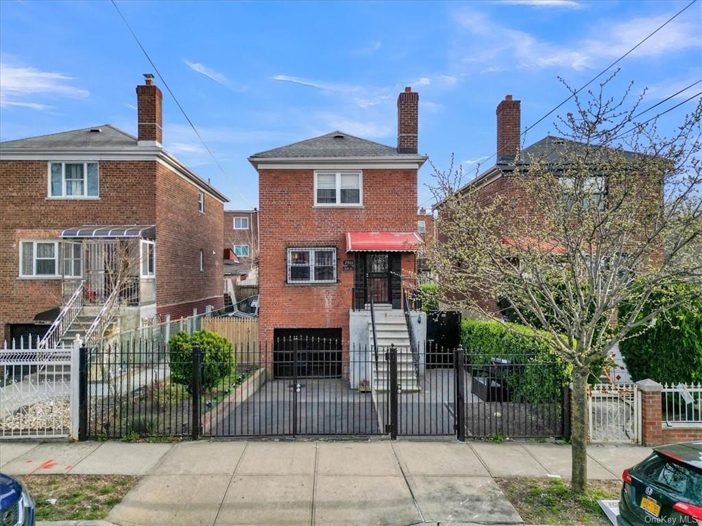 Property for Sale at 2006 Turnbull Avenue, Bronx, New York - Bedrooms: 4 
Bathrooms: 3 
Rooms: 4  - $699,999