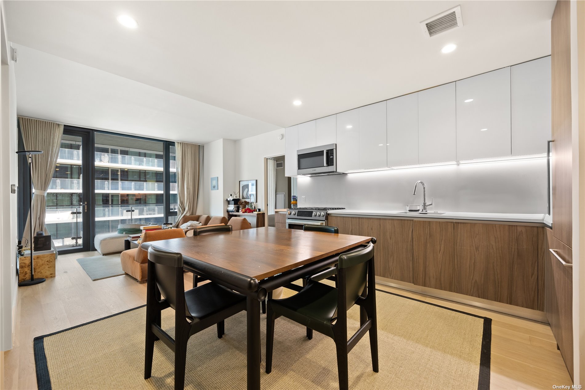 131-01 40th Road #12F, Flushing, New York image 2
