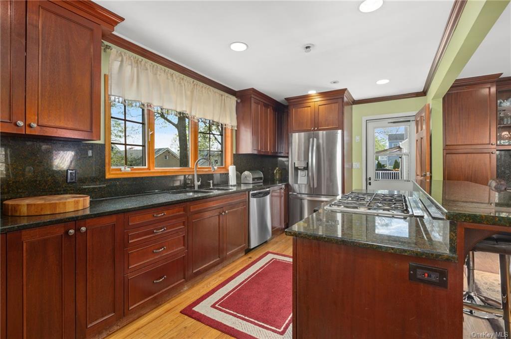 Photo 4 of 36 of 35 John Alden Road house