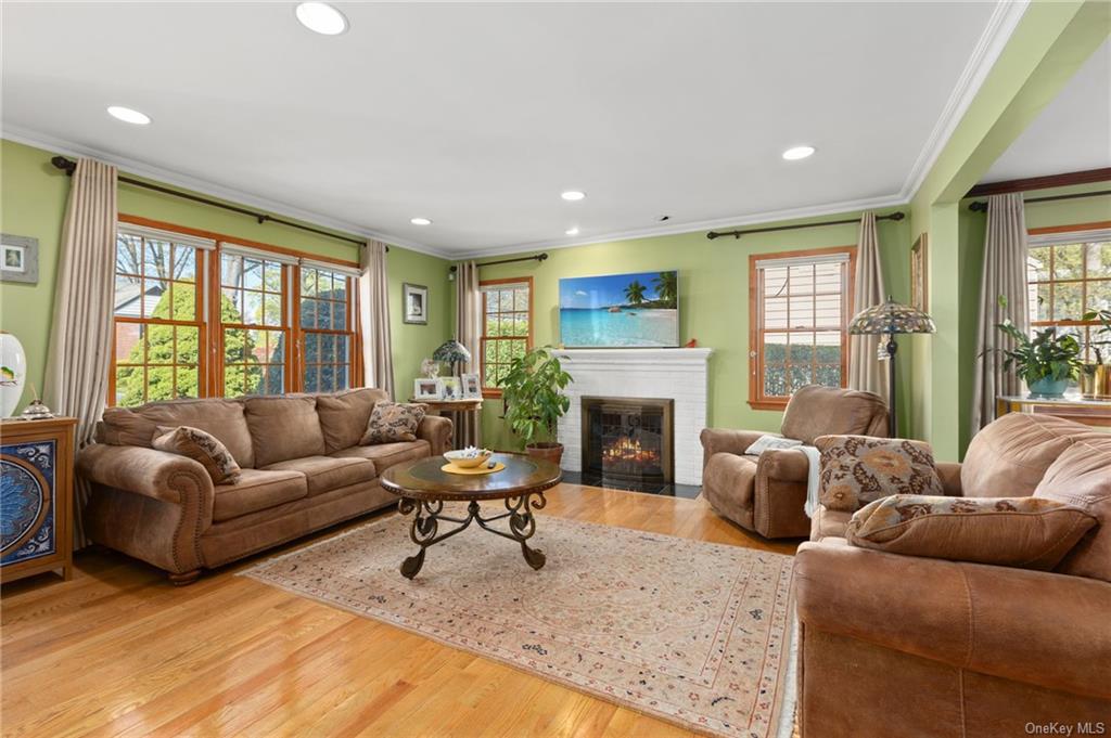 Photo 9 of 36 of 35 John Alden Road house