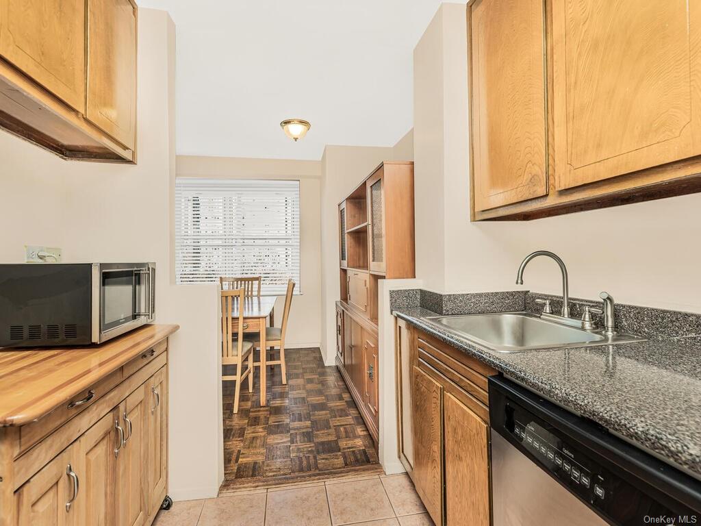 Property for Sale at 555 Kappock Street 7F, Bronx, New York - Bedrooms: 1 
Bathrooms: 1 
Rooms: 4  - $215,000