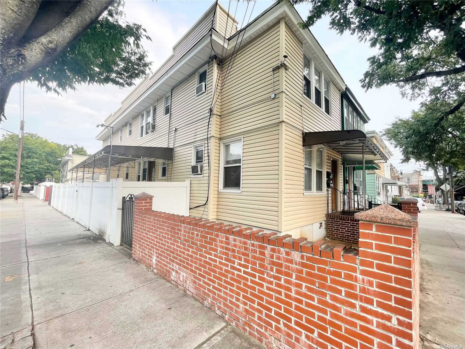 Property for Sale at 8601 85th  St St, Woodhaven, Queens, NY - Bedrooms: 6 
Bathrooms: 4.5 
Rooms: 12  - $1,150,000