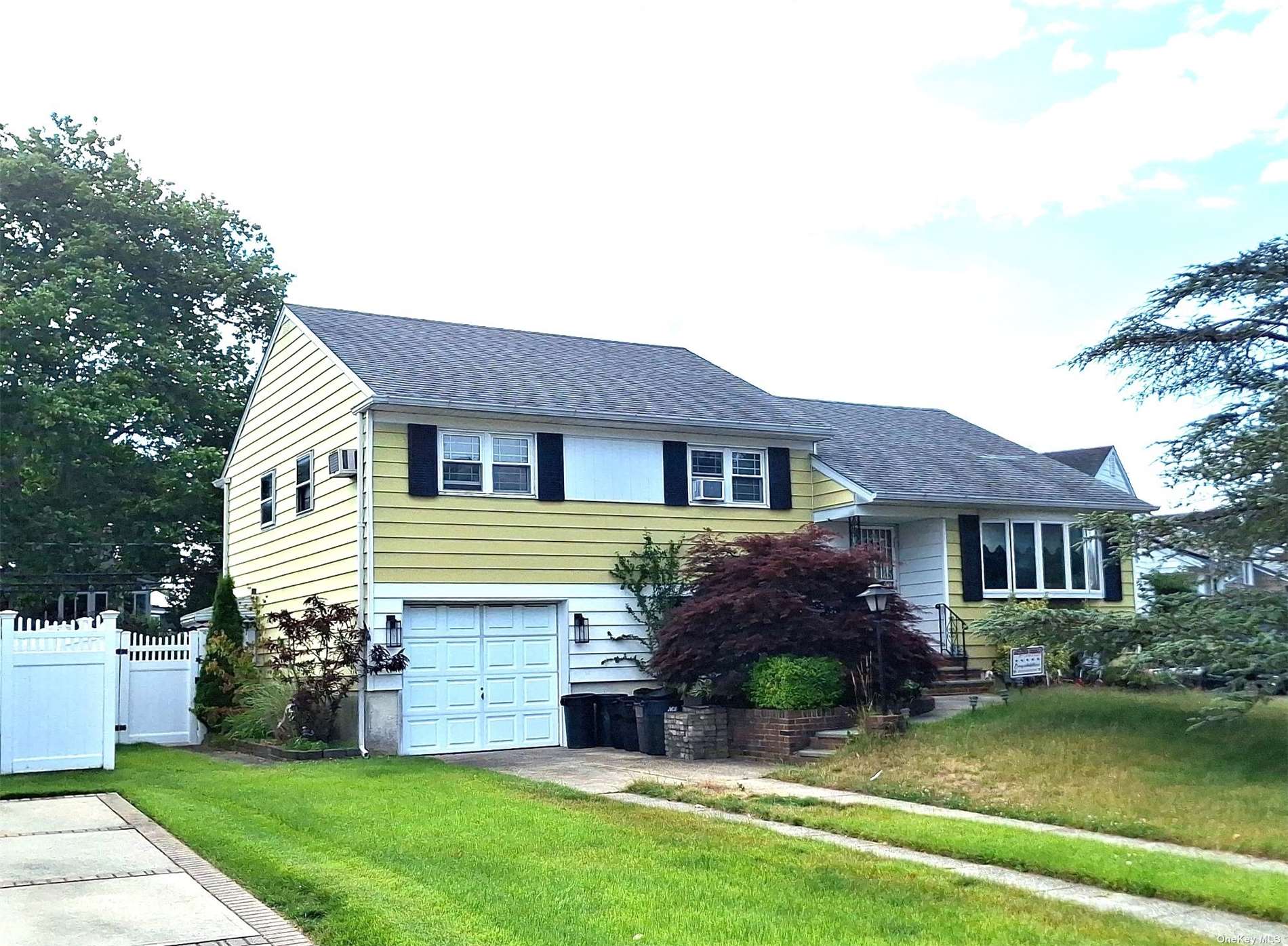 3621 Regent Lane, Wantagh, New York image 1