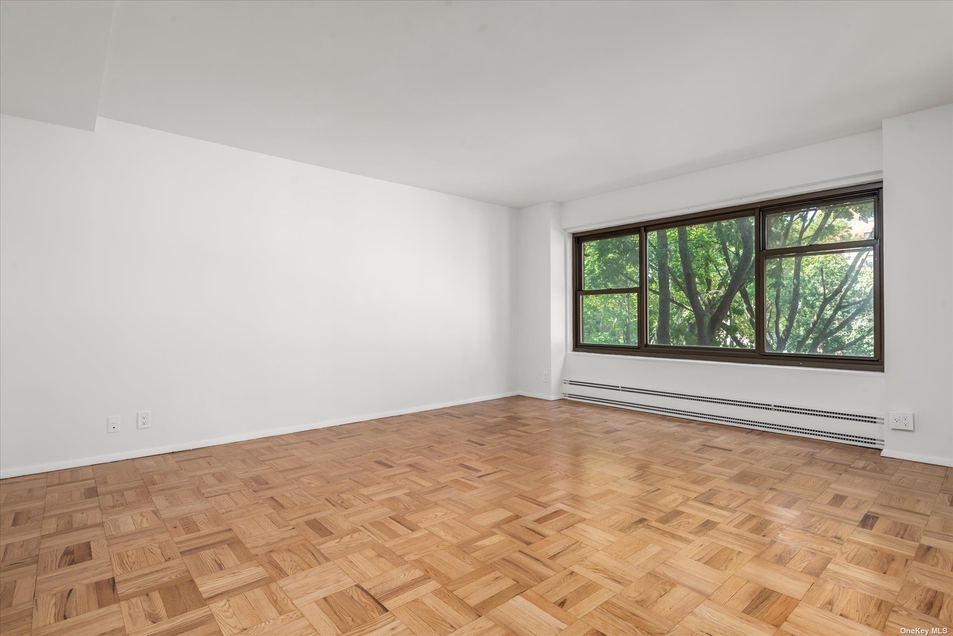 Property for Sale at 2166 33rd Road 3B, Astoria, Queens, NY - Bedrooms: 2 
Bathrooms: 1 
Rooms: 4  - $525,000