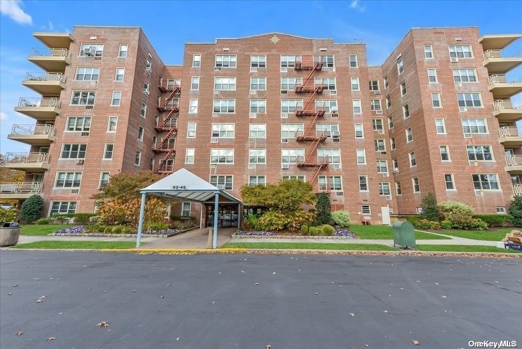 23-45 Bell Boulevard #2C, Bayside, New York image 1