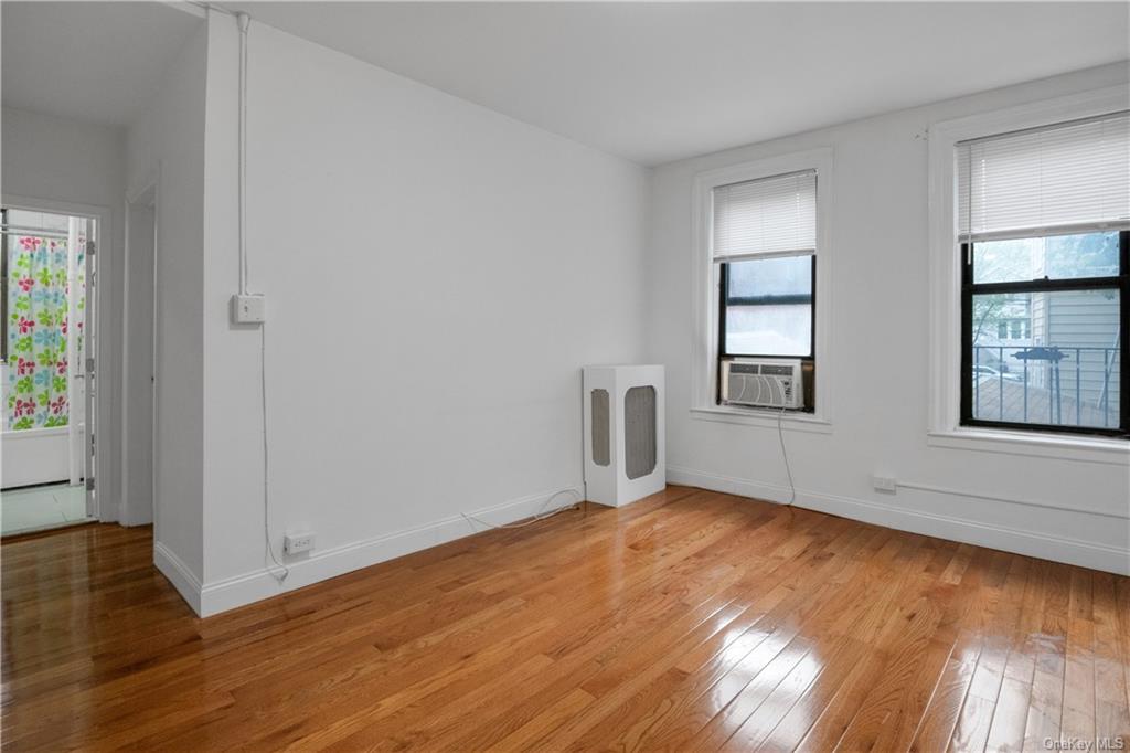 Property for Sale at 3281 Hull Avenue 9, Bronx, New York - Bedrooms: 1 
Bathrooms: 1 
Rooms: 4  - $128,000