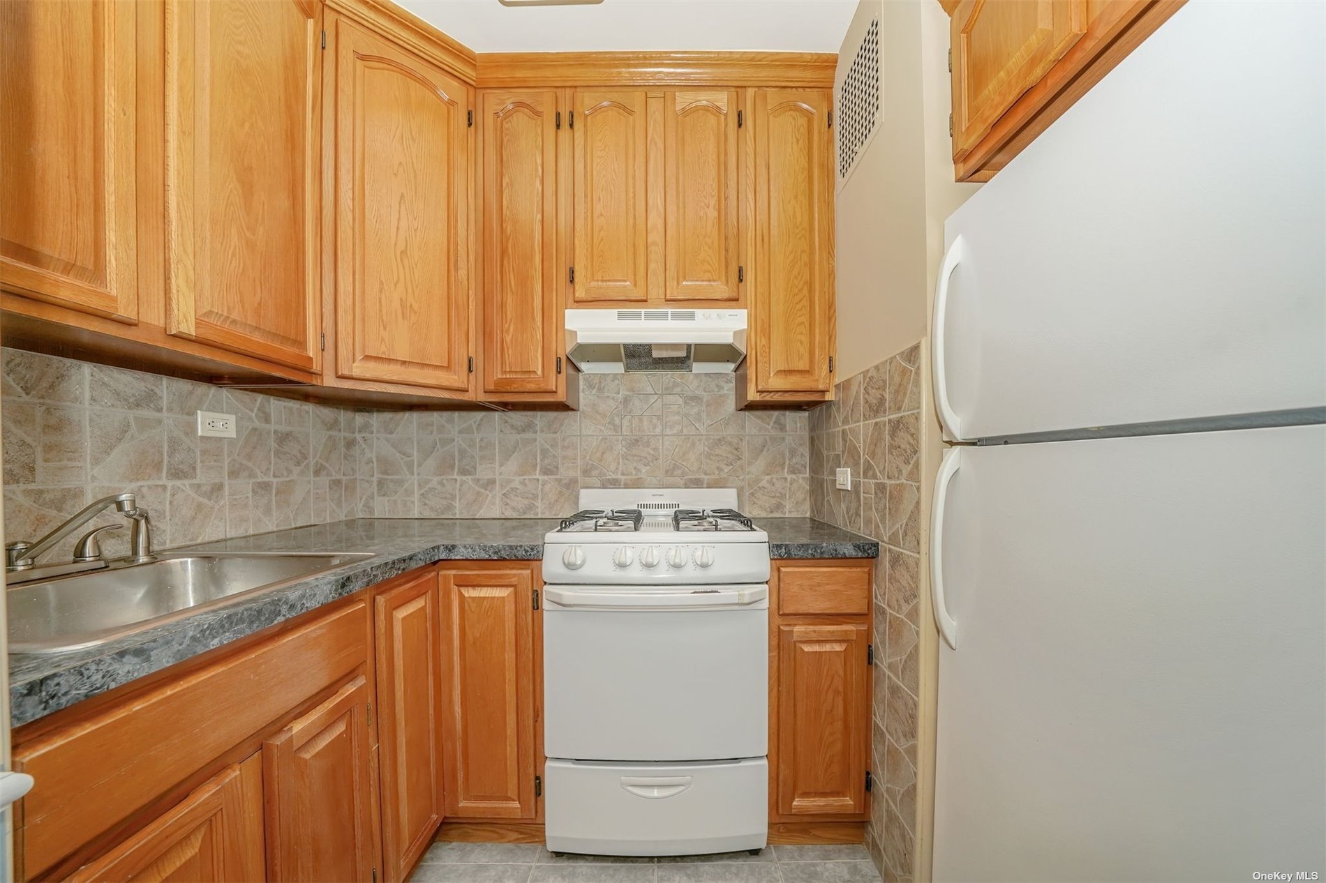 129 Beach 118th Street #5H, Rockaway Park, New York image 6