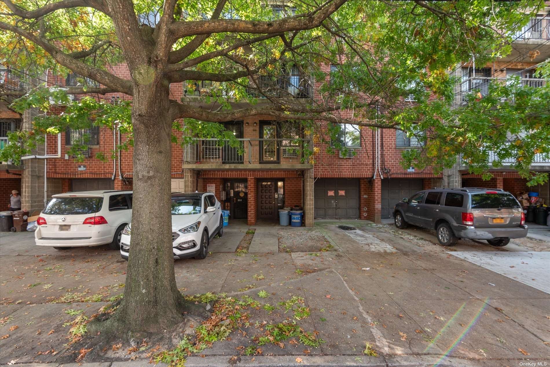 14014 33rd Avenue 102, Flushing, Queens, NY - 3 Bedrooms  
2 Bathrooms  
6 Rooms - 