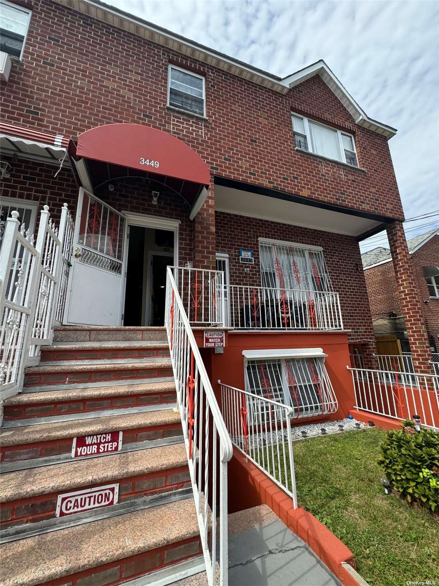 Property for Sale at 3449 Mickle Avenue, Bronx, New York - Bedrooms: 5 
Bathrooms: 4 
Rooms: 10  - $849,999