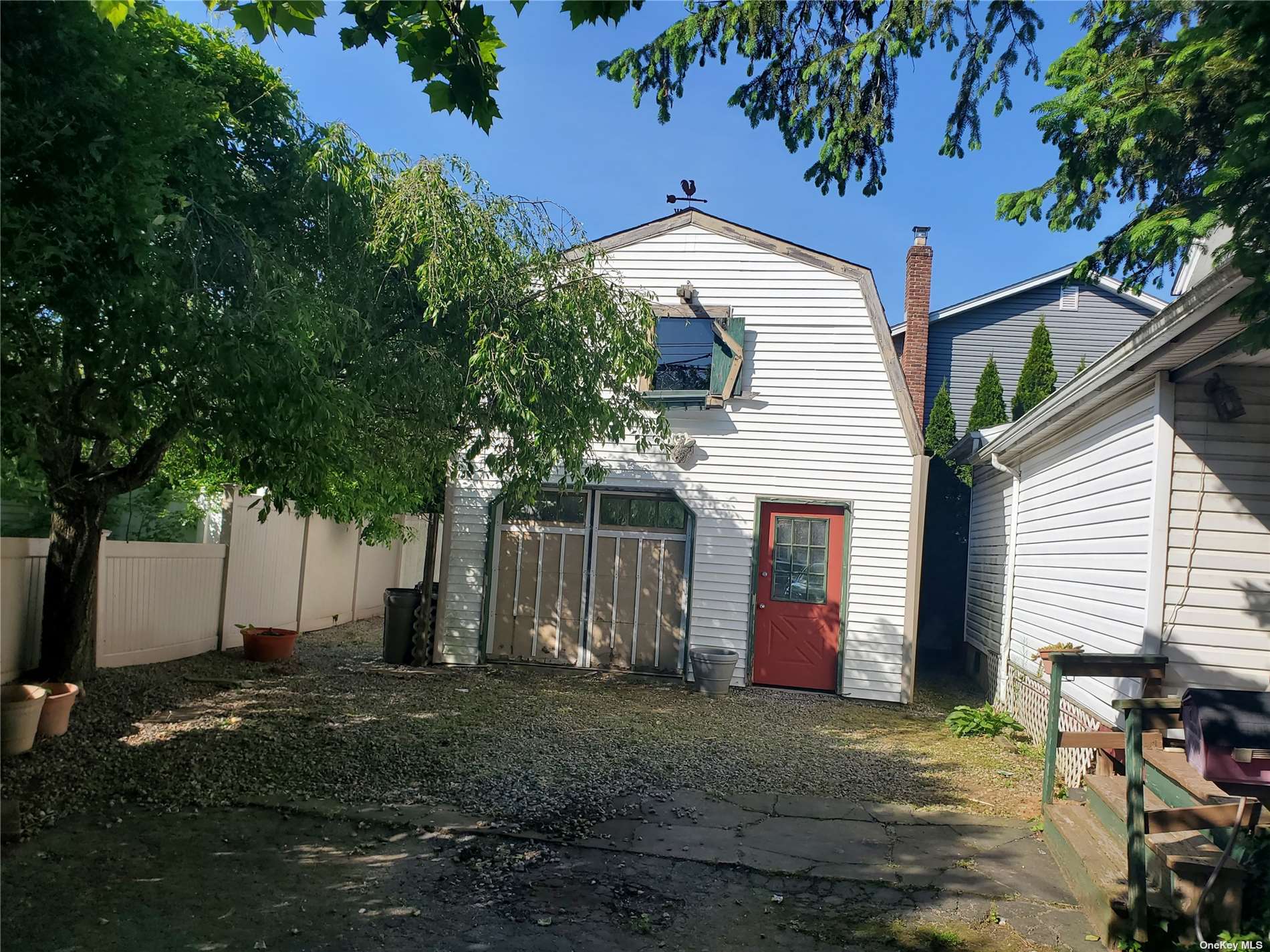 View Farmingdale, NY 11735 house