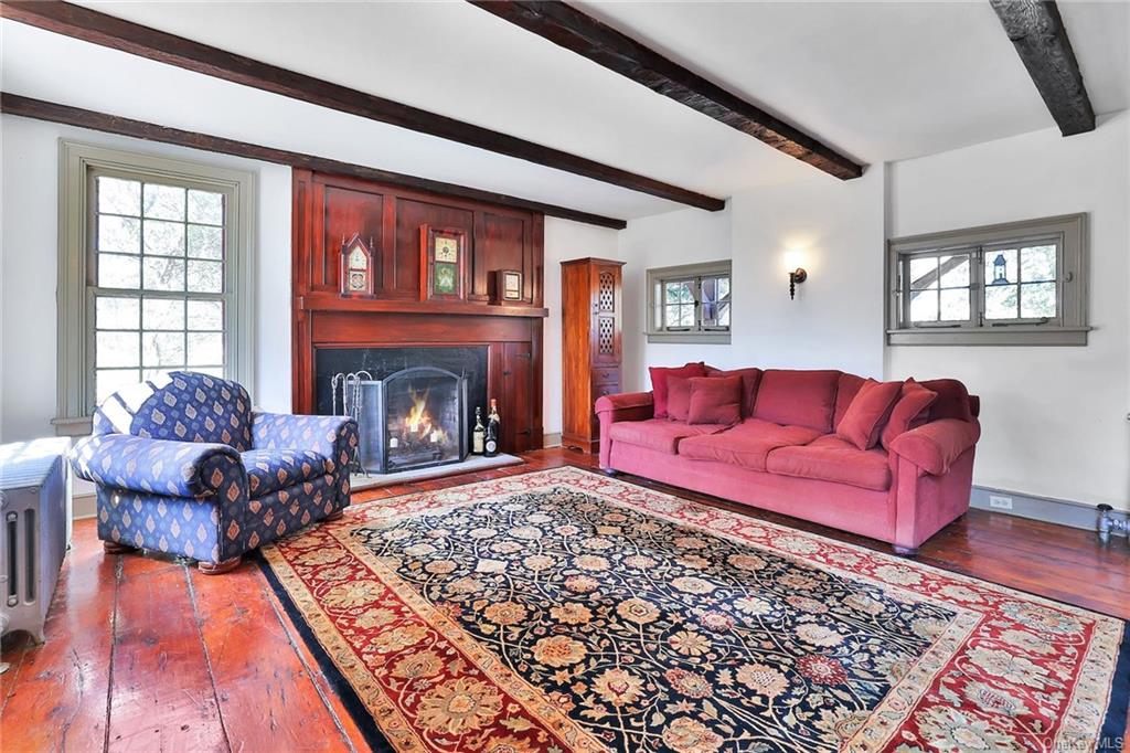 Photo 10 of 36 of 122 Duryea Lane house