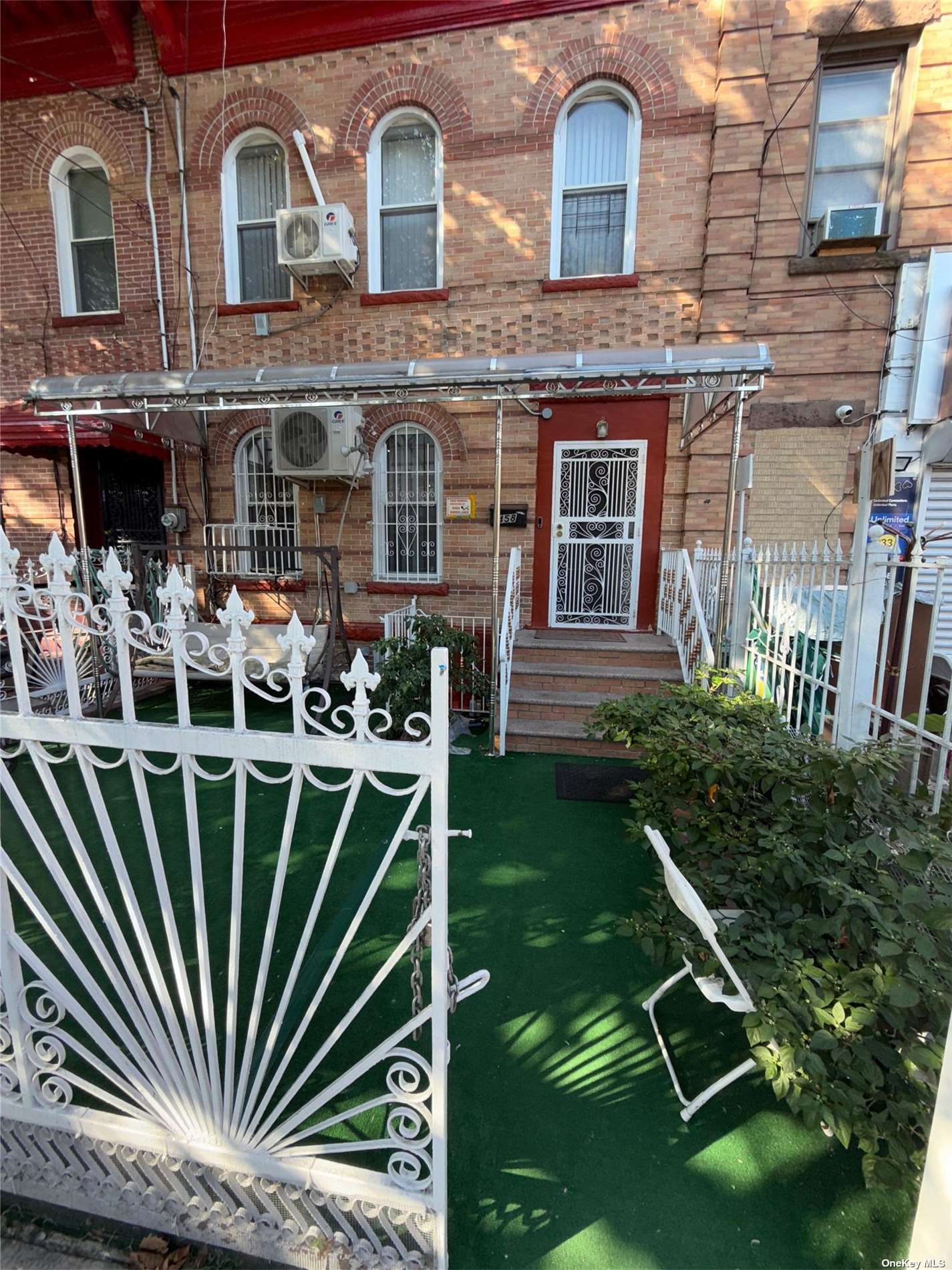 458 Crescent Street, Brooklyn, New York image 2