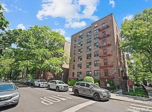 33-45 94th St #3K, Jackson Heights, New York image 2