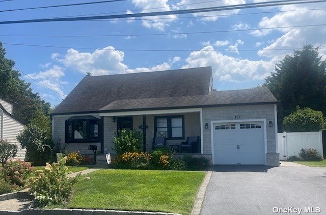 76 Tremont Road, Lindenhurst, New York image 1