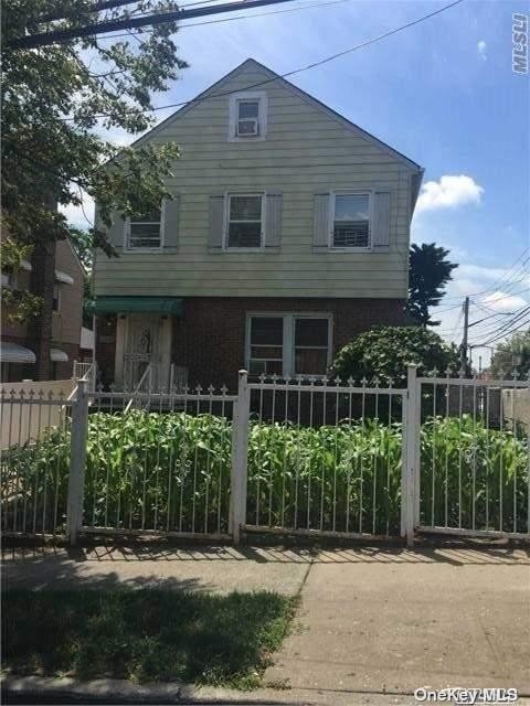 Property for Sale at 32nd Avenue, East Elmhurst, Queens, NY - Bedrooms: 6 
Bathrooms: 3 
Rooms: 6  - $1,288,800