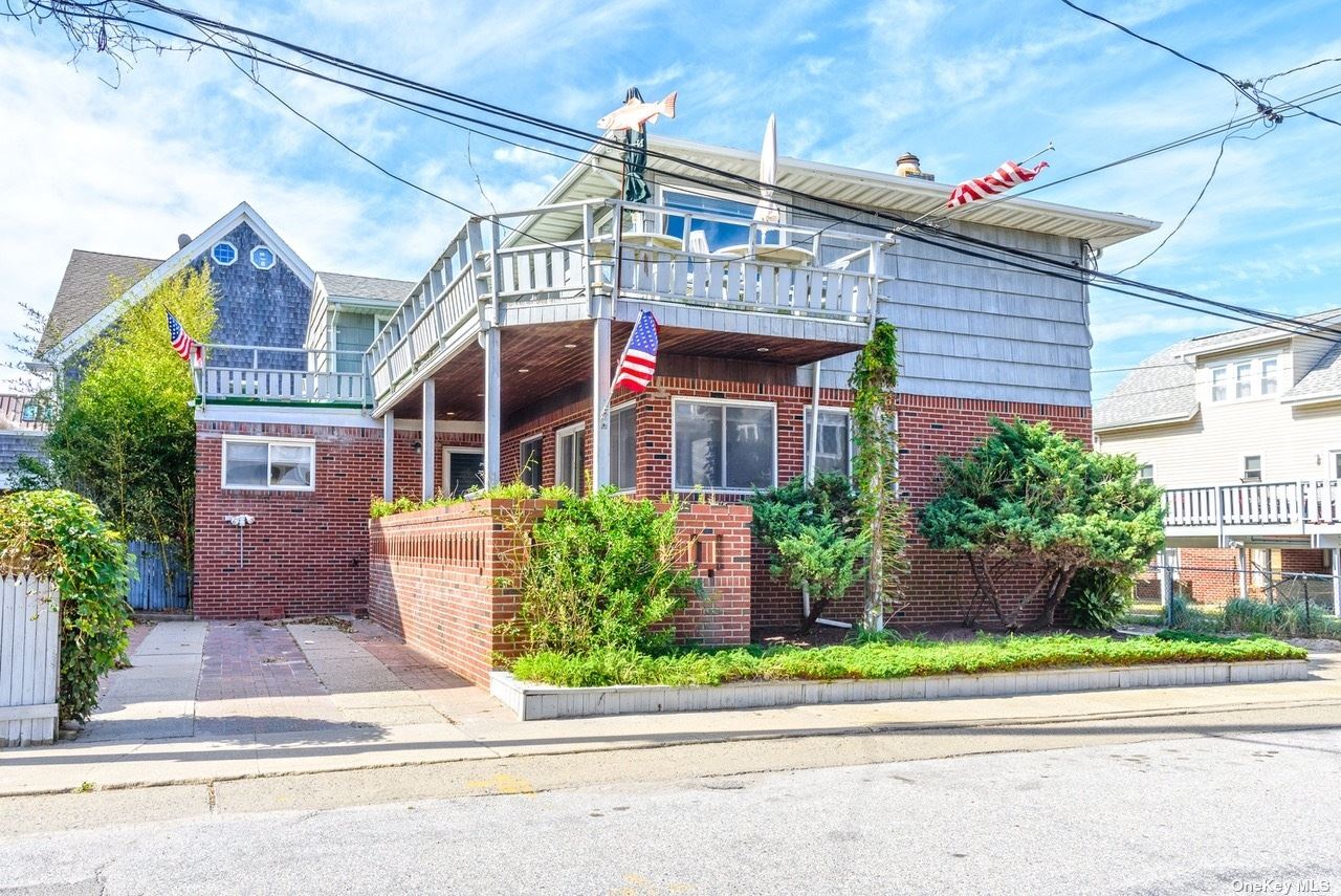 25 Rochester Avenue, East Atlantic Beach, New York image 2