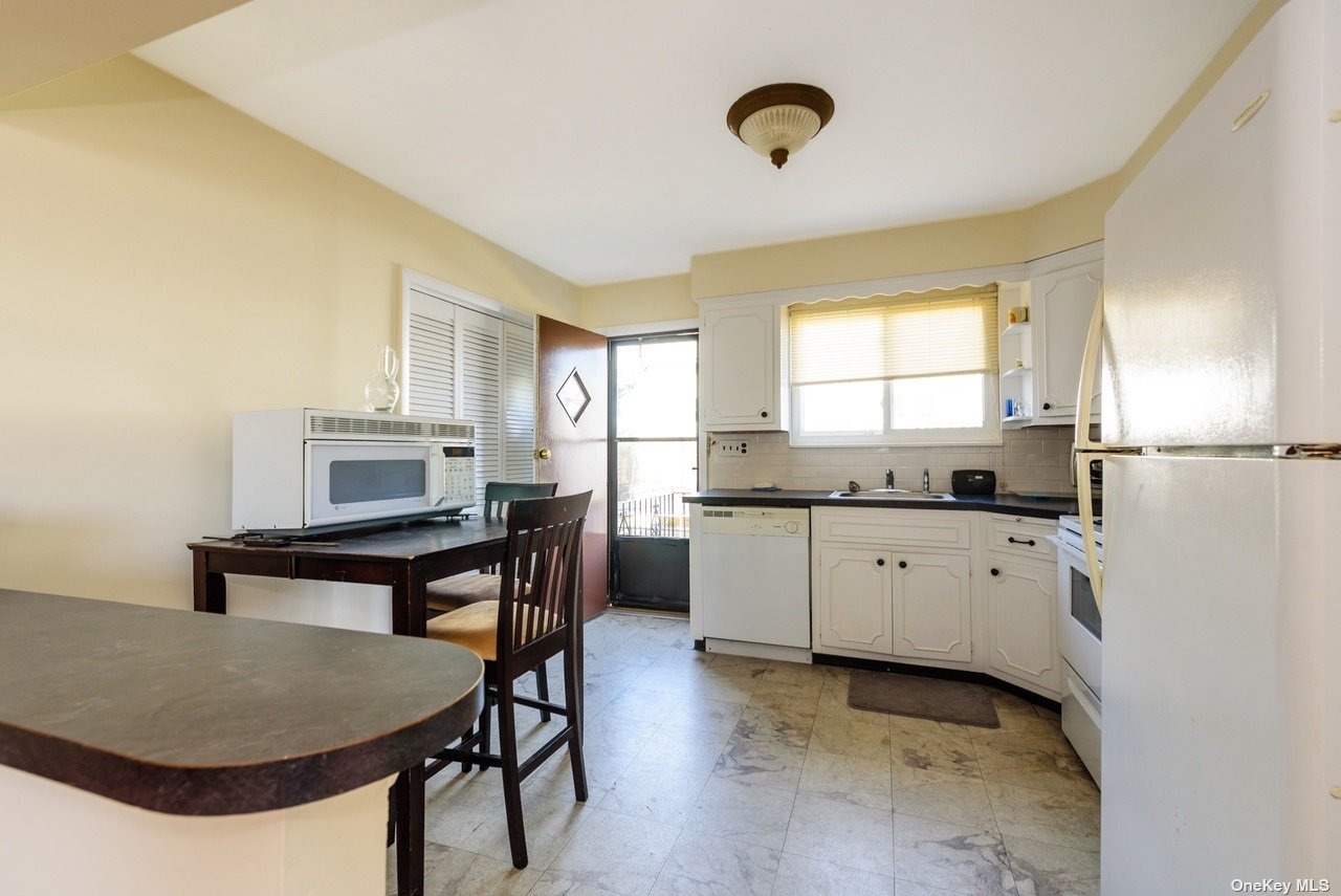 25 Rochester Avenue, East Atlantic Beach, New York image 6