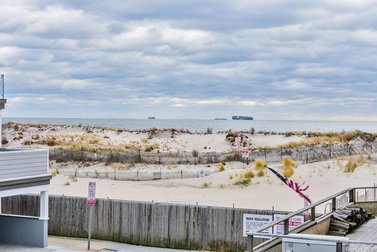 25 Rochester Avenue, East Atlantic Beach, New York image 29
