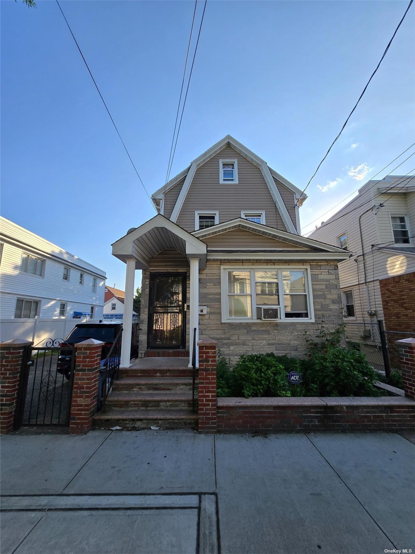 Property for Sale at 10318 103rd Street, Jamaica, Queens, NY - Bedrooms: 5 
Bathrooms: 2 
Rooms: 9  - $825,000