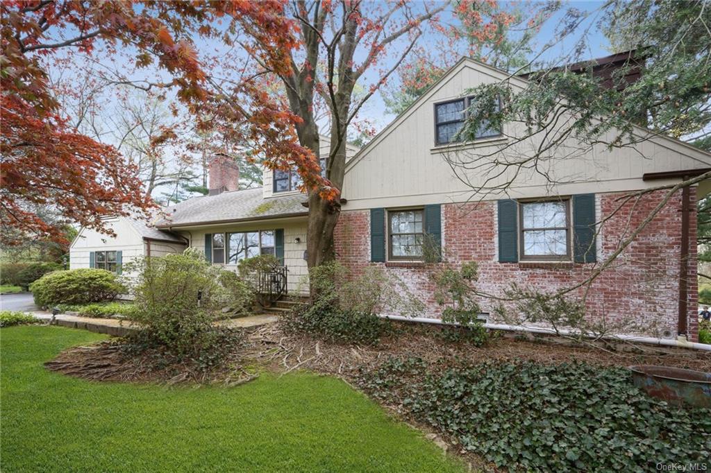 Rental Property at 45 Hommocks Road, Larchmont, New York - Bedrooms: 4 
Bathrooms: 5 
Rooms: 8  - $9,600 MO.