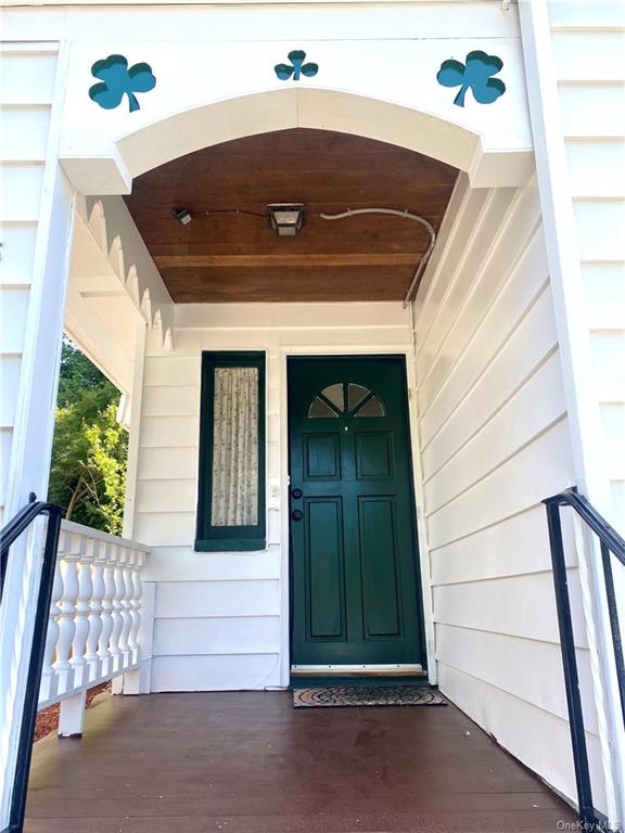 Rental Property at 5 Woodland Avenue, Larchmont, New York - Bedrooms: 4 
Bathrooms: 3 
Rooms: 7  - $7,500 MO.