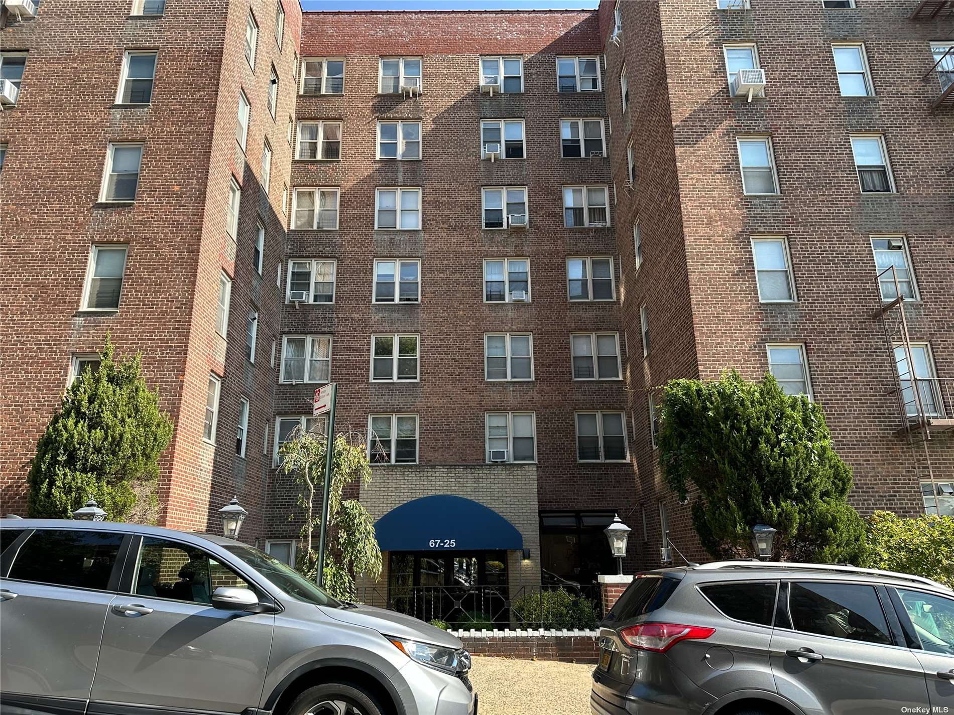 6725 Dartmouth Street 6J, Forest Hills, Queens, NY - 2 Bedrooms  
1 Bathrooms  
5 Rooms - 