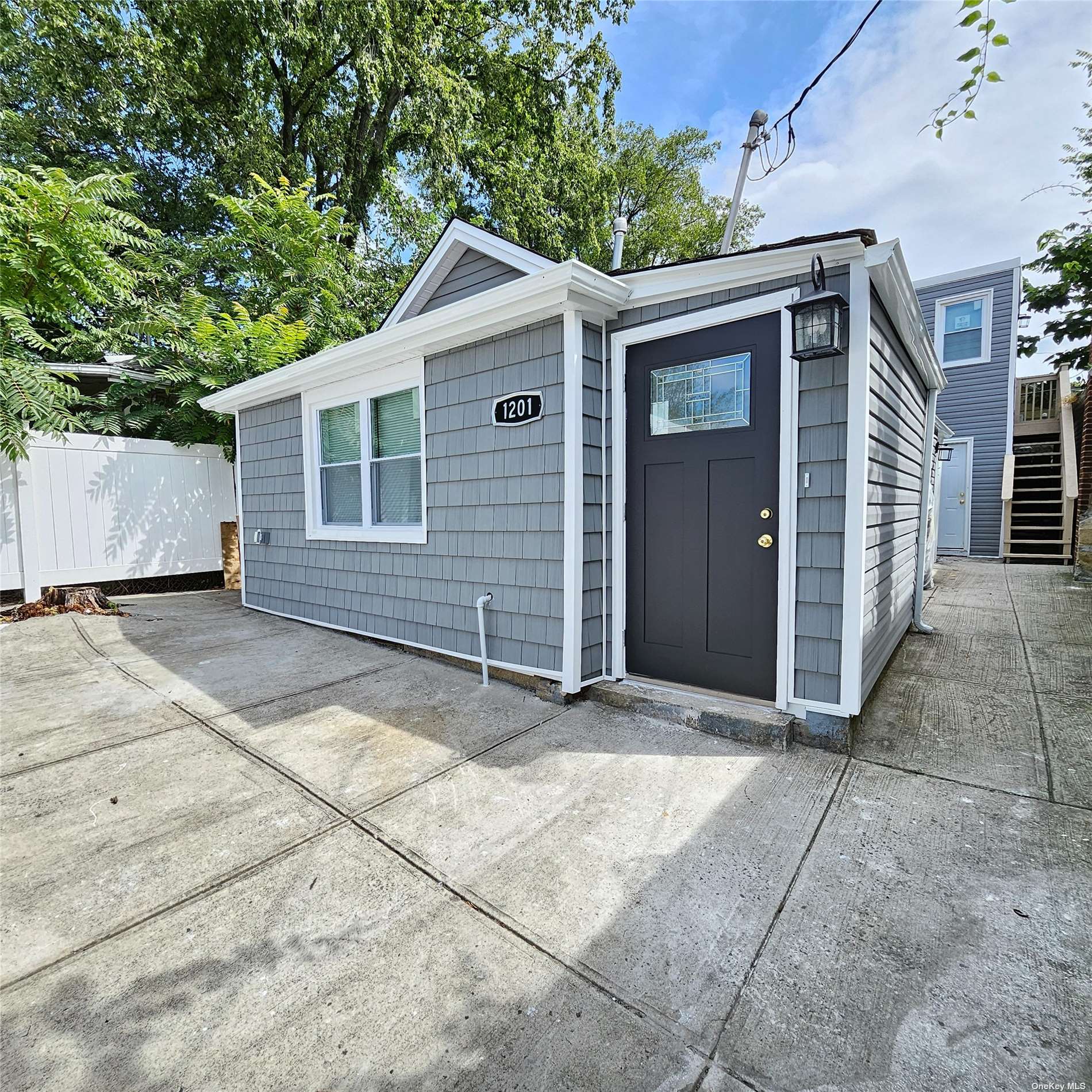 Property for Sale at Harding Park Park, Bronx, New York - Bedrooms: 3 
Bathrooms: 2 
Rooms: 6  - $529,989
